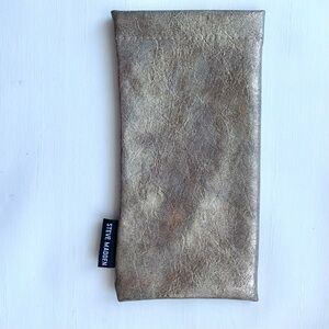 Steve Madden Squeeze Top Shiny Soft Pouch Eyeglasses/Sunglasses Case